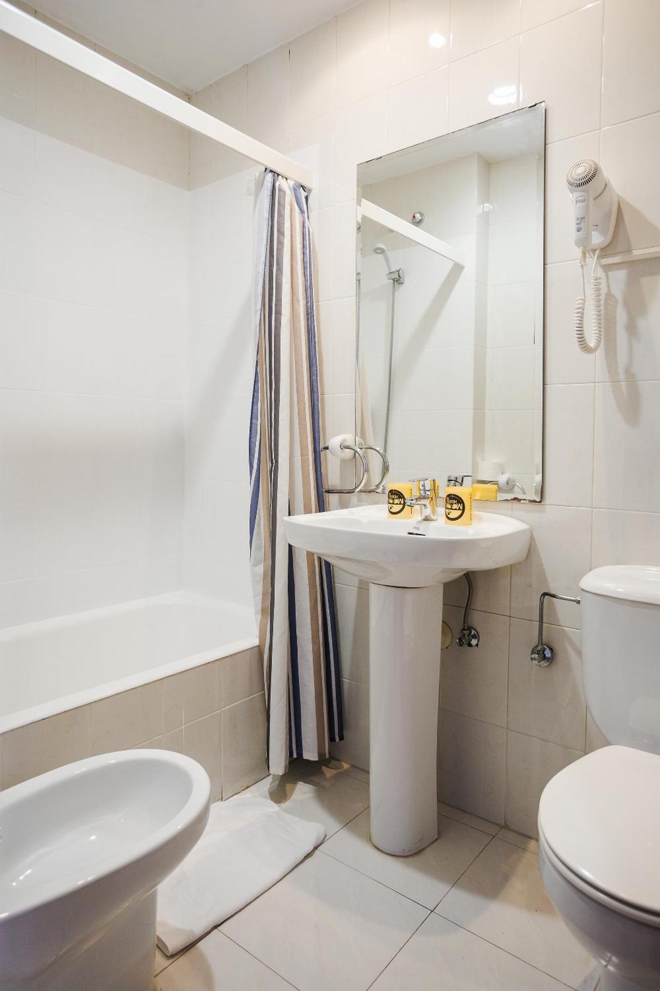 Moon Hostel Bio Бильбао Экстерьер фото