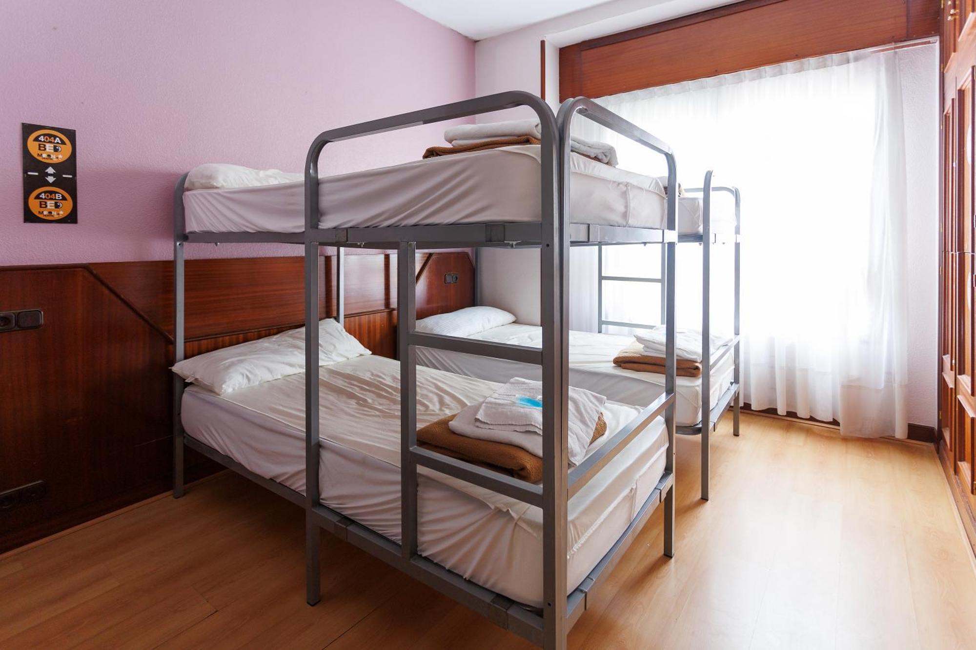 Moon Hostel Bio Бильбао Экстерьер фото