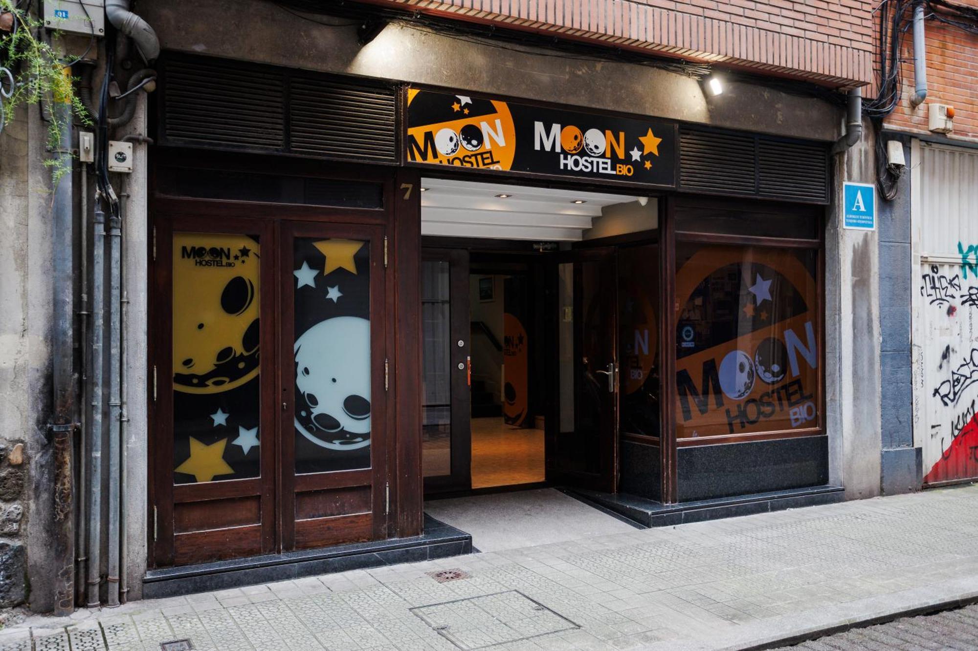 Moon Hostel Bio Бильбао Экстерьер фото