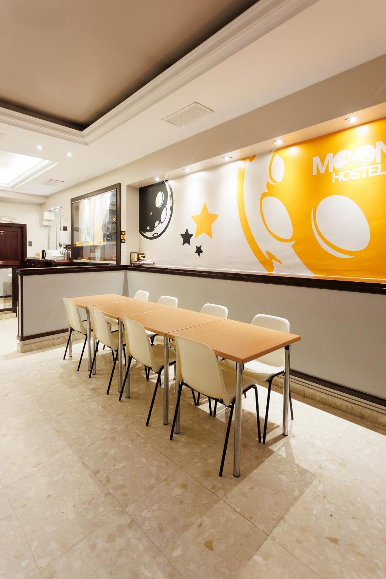 Moon Hostel Bio Бильбао Экстерьер фото