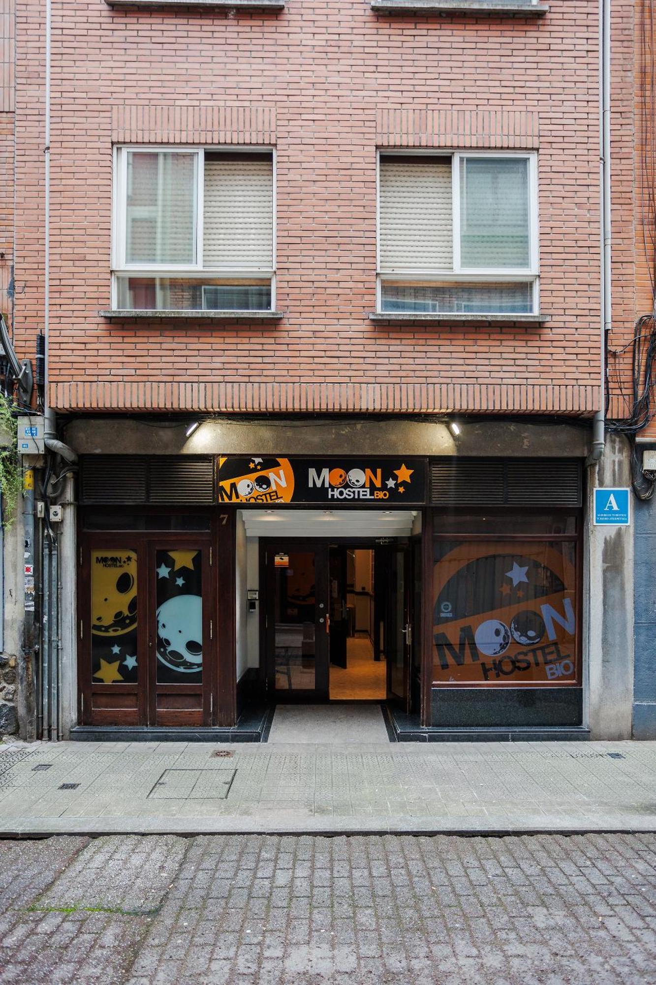 Moon Hostel Bio Бильбао Экстерьер фото